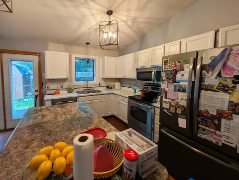 Kitchen - 3105 3rd Ave NW, Willmar, MN 56201 photo 2 of 5