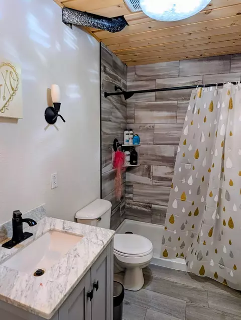 Bath - 3105 3rd Ave NW, Willmar, MN 56201 photo 3 of 5