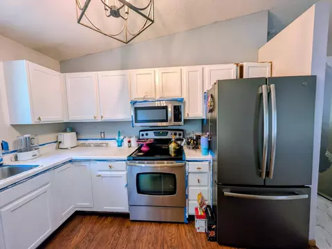 Kitchen - 3105 3rd Ave NW, Willmar, MN 56201 photo 5 of 5