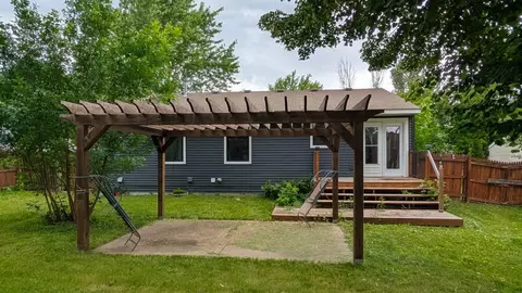 Exterior - 3105 3rd Ave NW, Willmar, MN 56201 photo 5 of 9