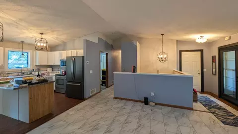 Entry Way - 3105 3rd Ave NW, Willmar, MN 56201 photo 1 of 3