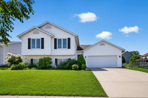 5240 Lexington Pl NW, Rochester, MN 55901