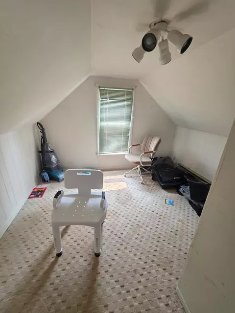 Bedroom - 1110 N 8th Ave E, Duluth, MN 55805 photo 3 of 3