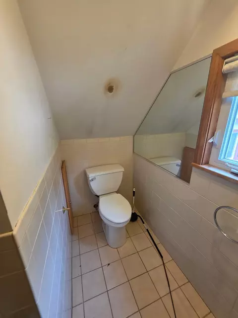 Bath - 1110 N 8th Ave E, Duluth, MN 55805 photo 1 of 2