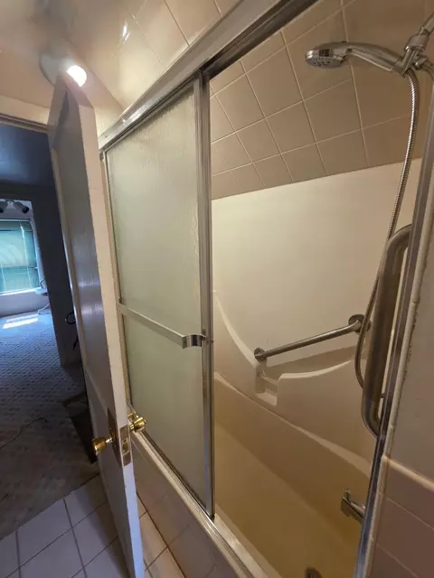 Bath - 1110 N 8th Ave E, Duluth, MN 55805 photo 2 of 2
