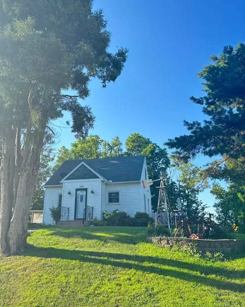220 Green St W, Waterville, MN 56096