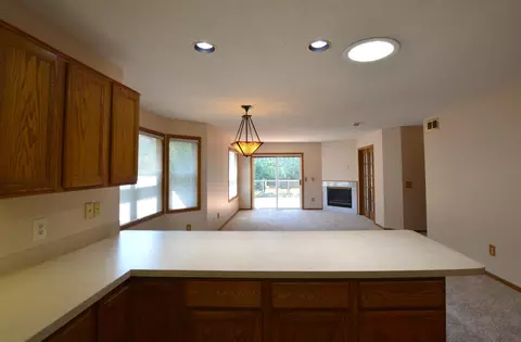 7119 48th St N, Oakdale, MN 55128
