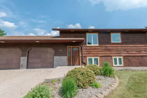 Exterior - 512 Pinetree Dr, Perham, MN 56573 photo 2 of 10