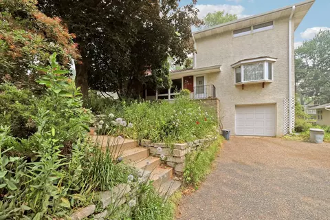 1826 Alameda St, Roseville, MN 55113