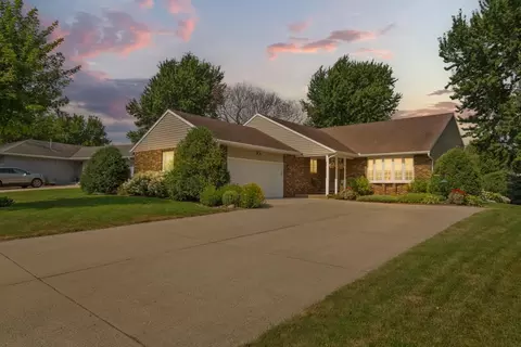 2170 Diablo Dr SE, Owatonna, MN 55060