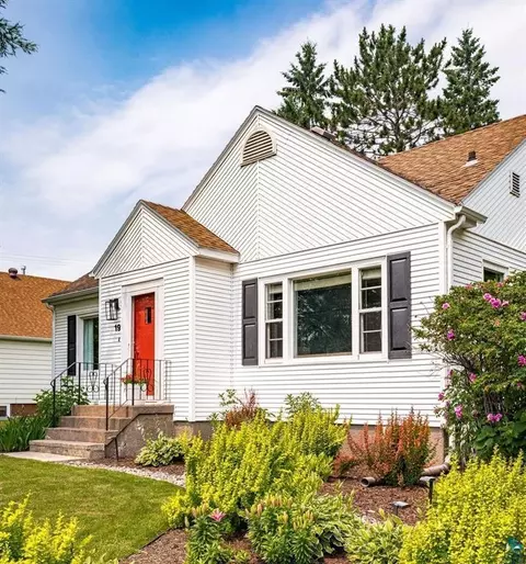 Exterior - 19 E Buffalo St, Duluth, MN 55811 photo 10 of 11