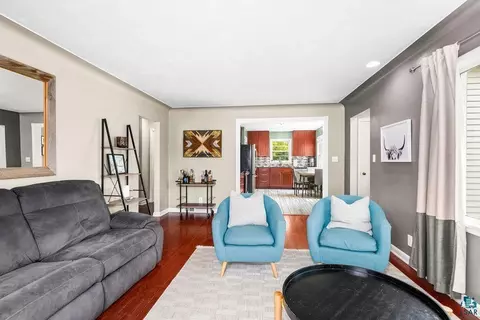 Living - 19 E Buffalo St, Duluth, MN 55811 photo 2 of 3