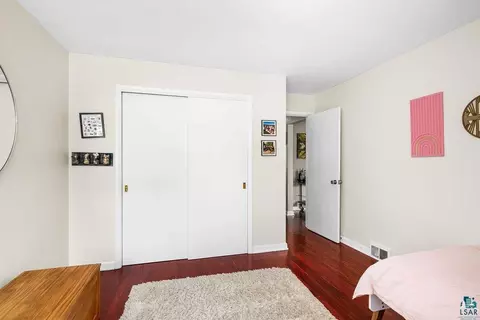Bedroom - 19 E Buffalo St, Duluth, MN 55811 photo 2 of 7