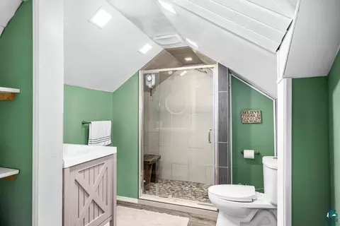 Bath - 19 E Buffalo St, Duluth, MN 55811 photo 3 of 4