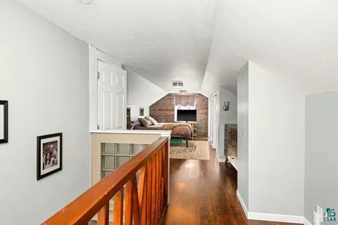 Entry Way - 19 E Buffalo St, Duluth, MN 55811 photo 2 of 3