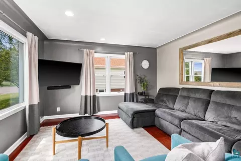 Living - 19 E Buffalo St, Duluth, MN 55811 photo 1 of 3