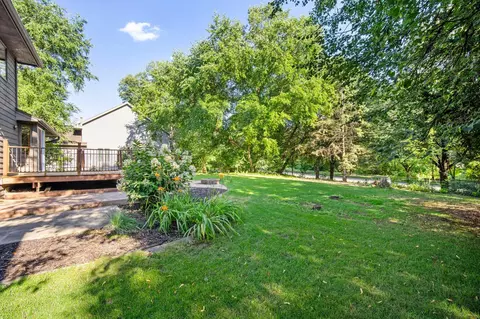 Exterior - 960 Wildflower Ct, Eagan, MN 55123 photo 3 of 7