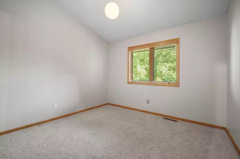 Bedroom - 960 Wildflower Ct, Eagan, MN 55123 photo 5 of 9