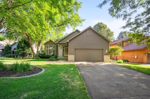 Exterior - 960 Wildflower Ct, Eagan, MN 55123 photo 2 of 7