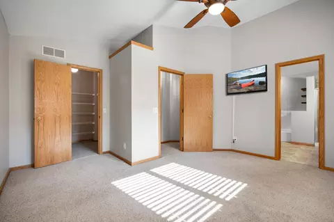 Bedroom - 960 Wildflower Ct, Eagan, MN 55123 photo 1 of 9