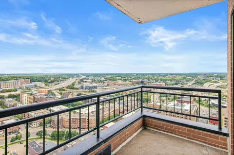 168 6th St E #3205, Saint Paul, MN 55101