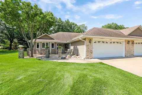 1088 Serene Ct, Shoreview, MN 55126