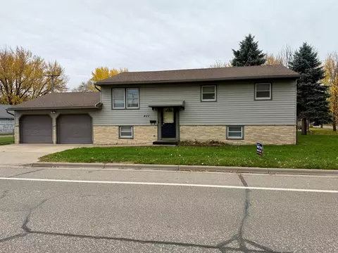 407 5th Ave SW, Little Falls, MN 56345