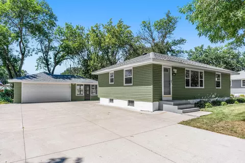 11346 Norway St NW, Coon Rapids, MN 55448