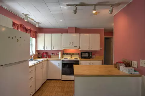 Kitchen - 14445 Maple Leaf Rd, Pine City, MN 55063 photo 1 of 2