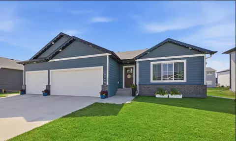 3745 Merrifield Dr S, Fargo, ND 58104