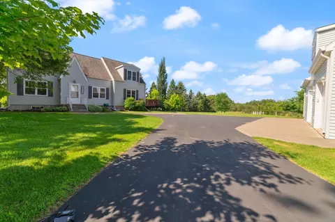 Exterior - 4073 Reinke Rd, Duluth, MN 55811 photo 4 of 6