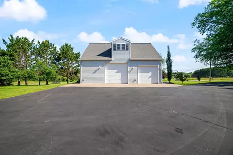 Exterior - 4073 Reinke Rd, Duluth, MN 55811 photo 5 of 6