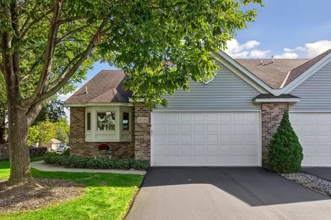 14374 Peninsula Point Dr, Savage, MN 55378