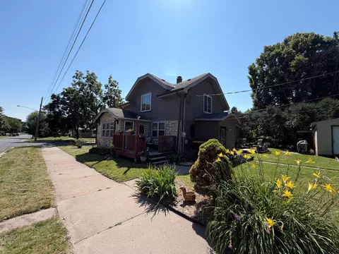158 Moreland Ave E, West Saint Paul, MN 55118