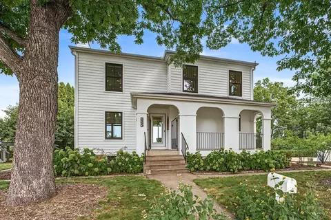 225 Mount Hope Dr, Saint Paul, MN 55107