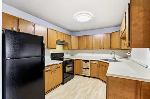Kitchen - 2425 E Franklin Ave #303, Minneapolis, MN 55406 photo 2 of 3