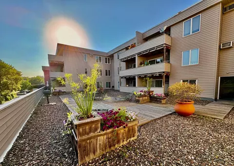 Exterior - 2425 E Franklin Ave #303, Minneapolis, MN 55406 photo 3 of 6