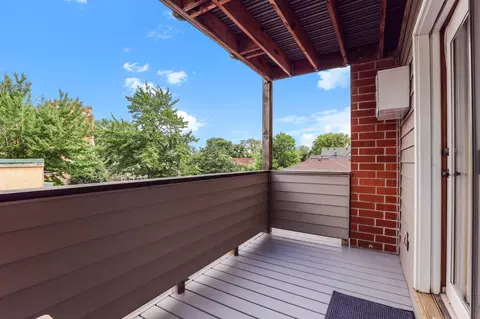 Exterior - 2425 E Franklin Ave #303, Minneapolis, MN 55406 photo 2 of 6