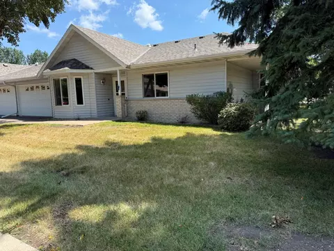 659 Belland Ave, Vadnais Heights, MN 55127