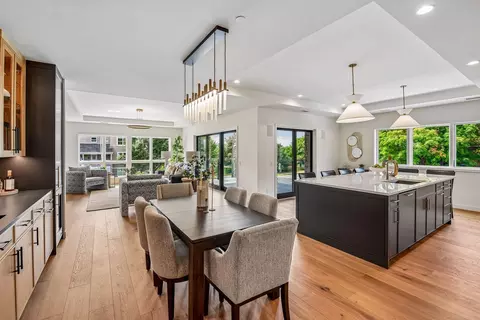 150 Broadway Ave S #2B, Wayzata, MN 55391