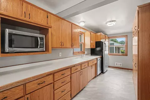 Kitchen - 2842 Lexington Ave S, Eagan, MN 55121 photo 2 of 4