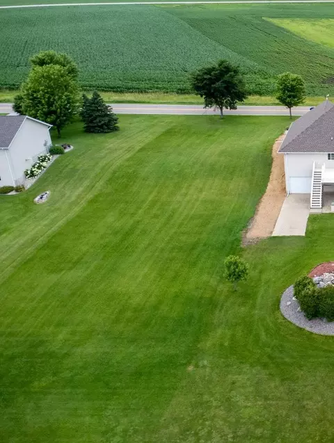 1185 Dale St SW, Hutchinson, MN 55350