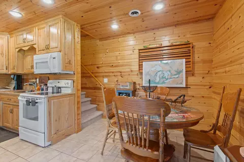 Dining - 21225 County Road 8, Cold Spring, MN 56320 photo 2 of 3