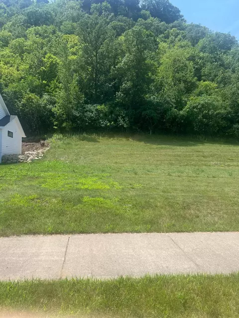 2567 Clubhouse Dr, Lake City, MN 55041