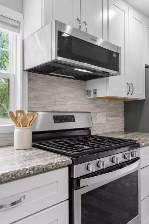 Kitchen - 949 7th Ave SW, Faribault, MN 55021 photo 2 of 2