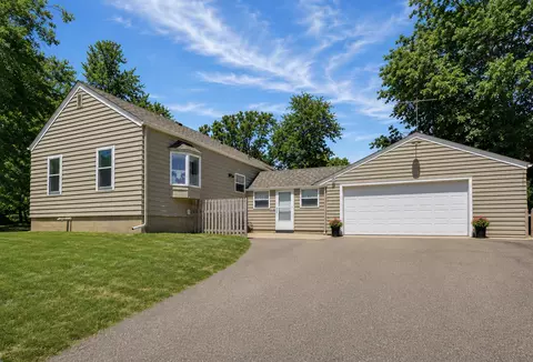 949 7th Ave SW, Faribault, MN 55021 photo 2