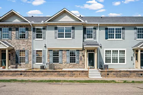 1072 Henslow Ave N, Oakdale, MN 55128