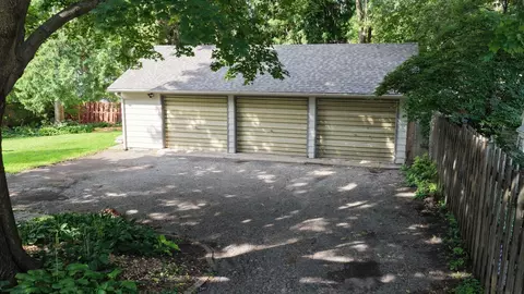 Exterior - 420 9th St SW, Willmar, MN 56201 photo 5 of 14