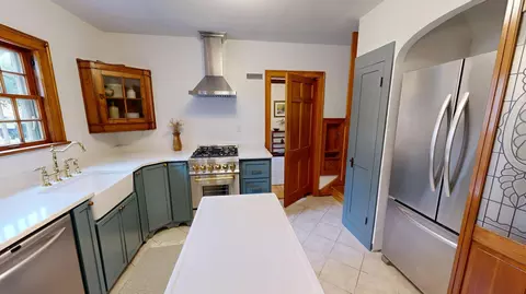 Kitchen - 420 9th St SW, Willmar, MN 56201 photo 4 of 5