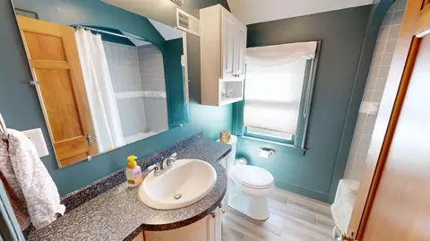 Bath - 420 9th St SW, Willmar, MN 56201 photo 2 of 3